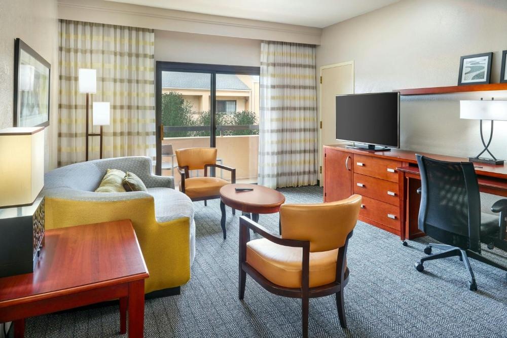 Courtyard by Marriott Baton Rouge Acadian Centre/LSU Area